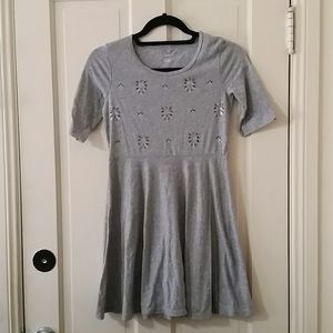 Girl's Gray Dress. Size L 10-12.